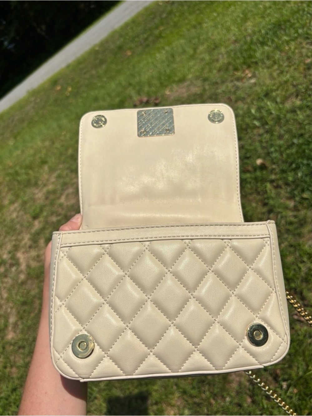 Love Moschino Cream and Red Quilted Mini Crossbody with Gold Hardware - Picture 3 of 7